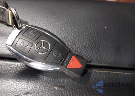 2015 Mercedes-Benz E 350 4Matic z USA, uszkodzony, nr VIN WDDHF8JB0FB133506